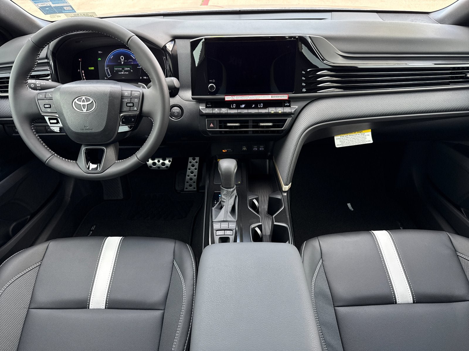 New 2026 Toyota Camry Hybrid FWD image 7