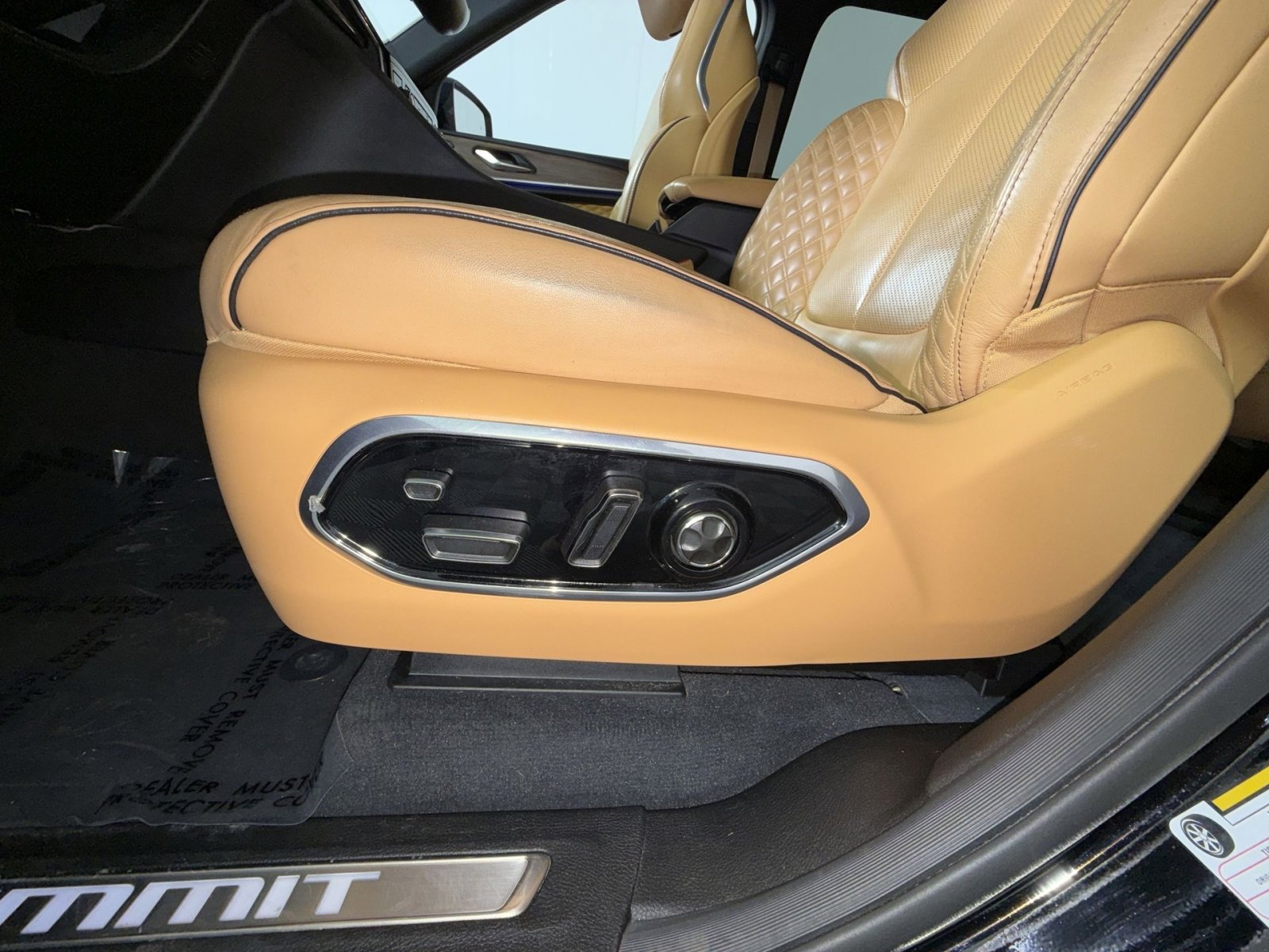Used 2023 Jeep Grand Cherokee L Summit w/ High Altitude Package image 14