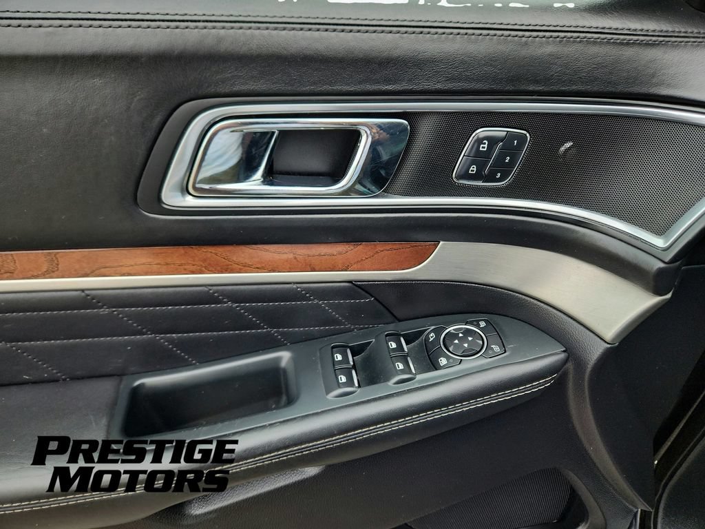 Used 2016 Ford Explorer Platinum AWD/4WD image 24