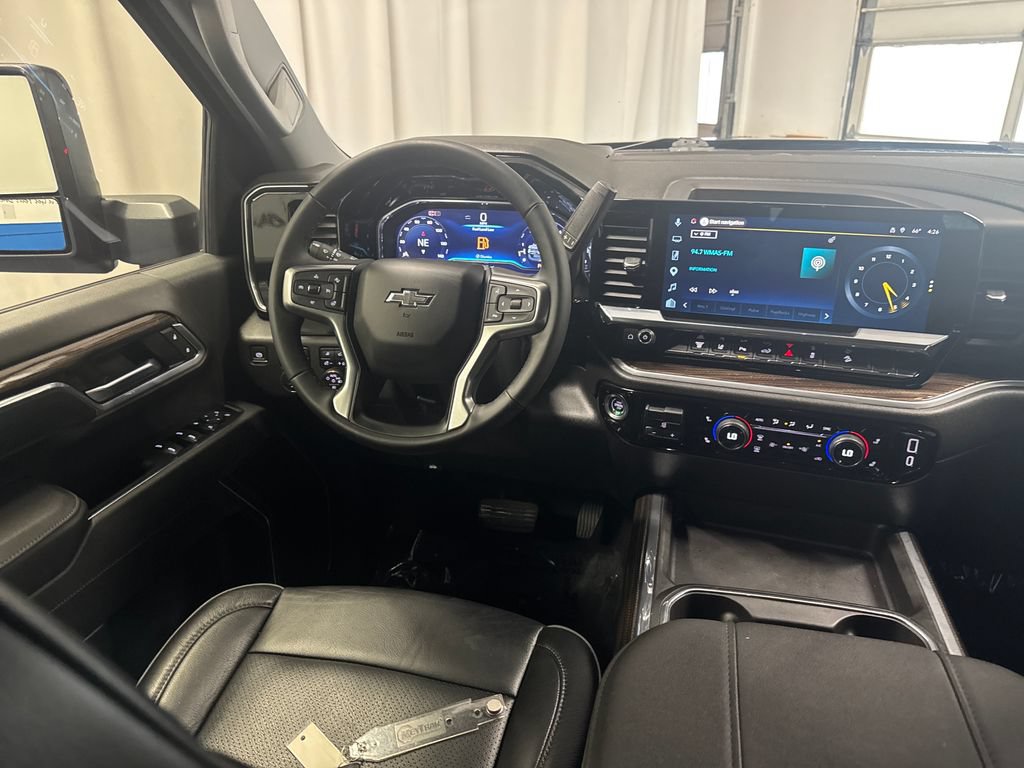 Used 2025 Chevrolet Silverado 2500 LT w/ Trail Boss Package AWD/4WD image 19