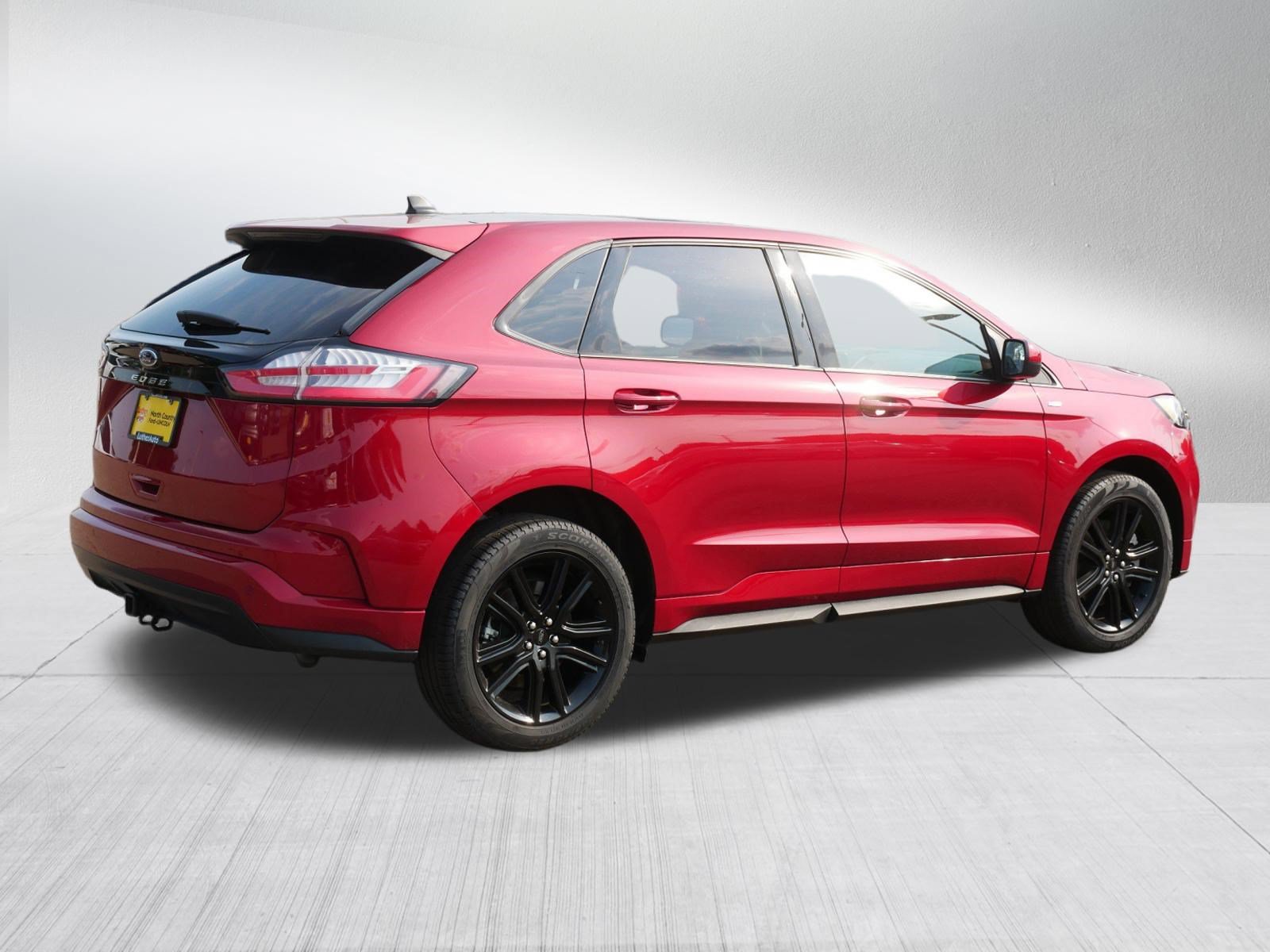 Used 2023 Ford Edge ST-Line w/ Class II Trailer Tow Package AWD/4WD image 7