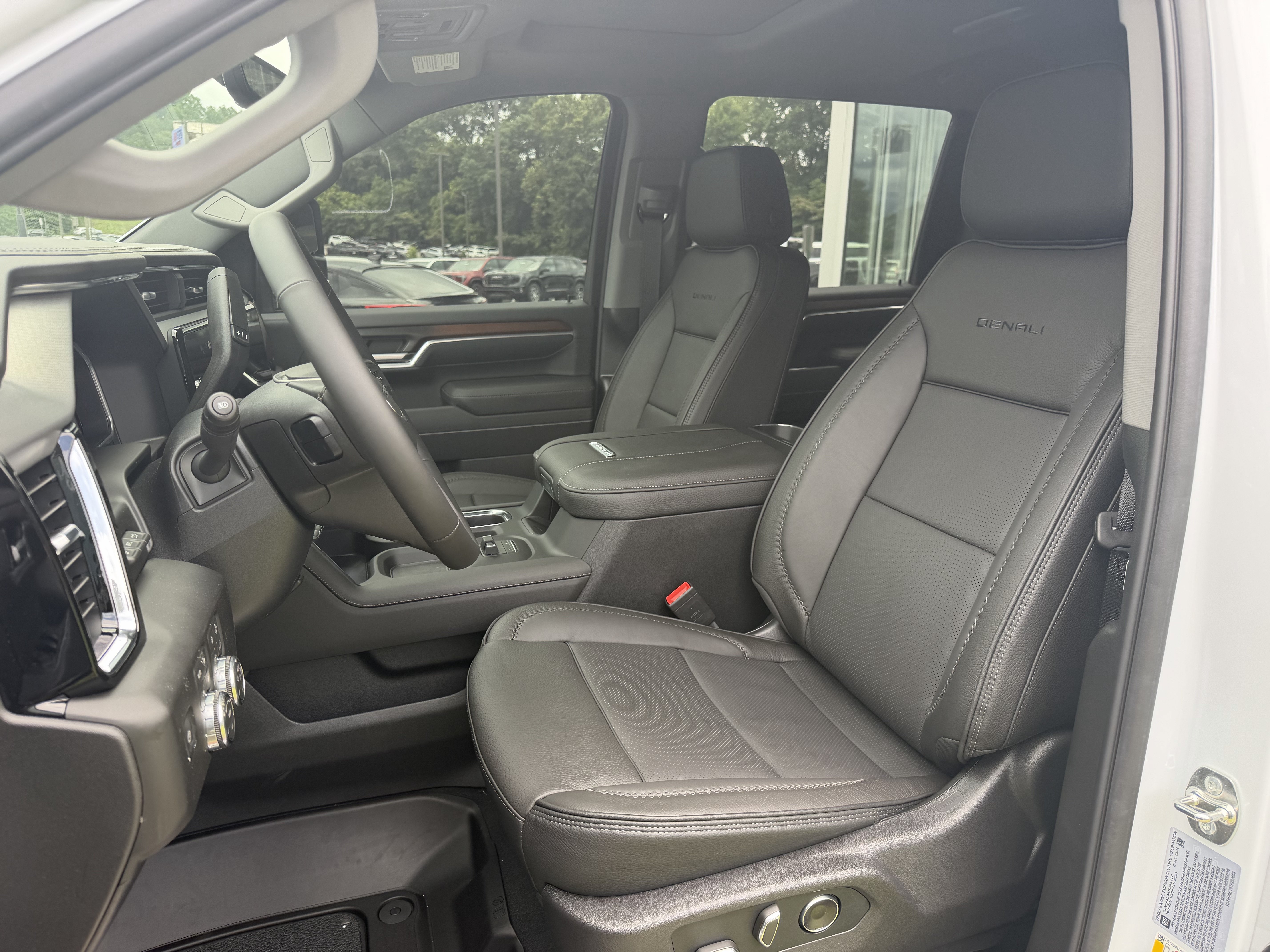 New 2026 GMC Sierra 2500 Denali w/ Denali Reserve Package AWD/4WD image 13