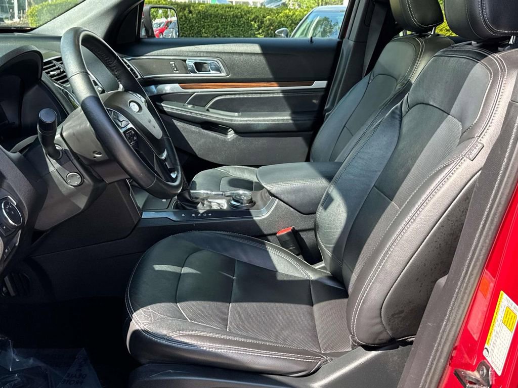 Used 2018 Ford Explorer Limited w/ Equipment Group 301A AWD/4WD image 16