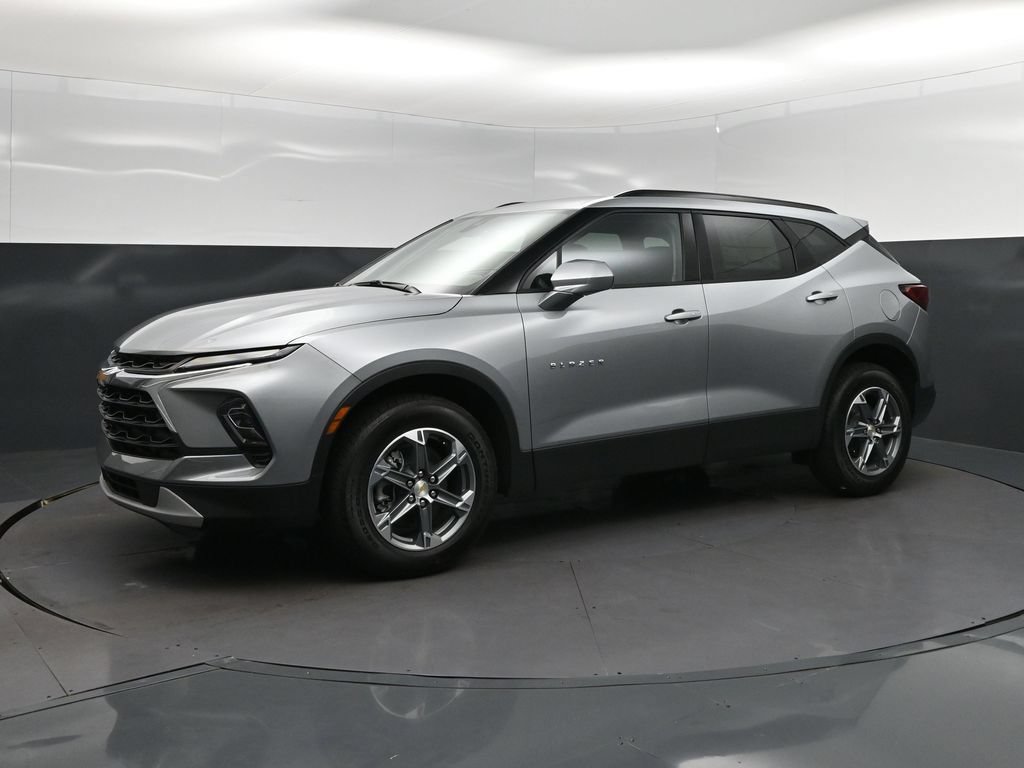 New 2026 Chevrolet Blazer LT w/ Convenience Package AWD/4WD image 3