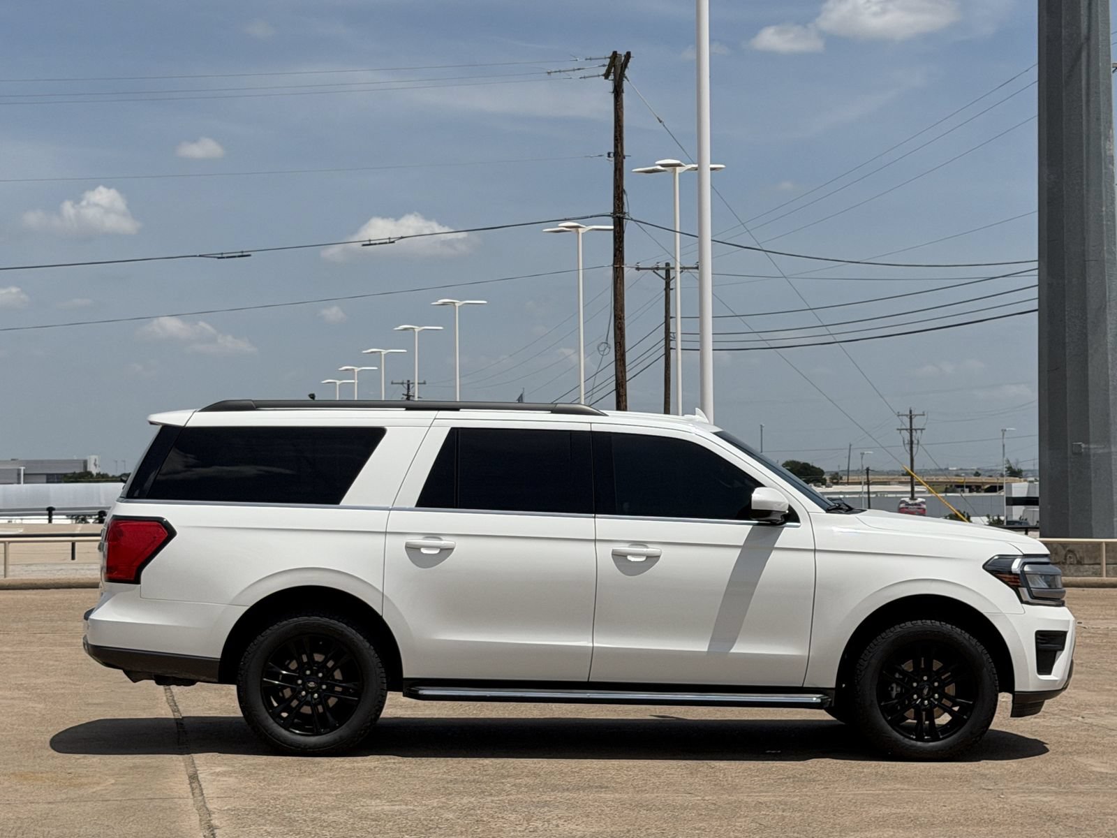 Used 2022 Ford Expedition Max XLT RWD image 3