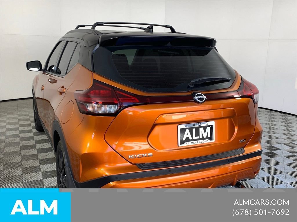 Used 2022 Nissan Kicks SR w/ Interior Electronics Package FWD image 8