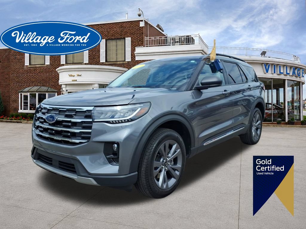 Used 2025 Ford Explorer Active w/ Active Comfort Package AWD/4WD image 1