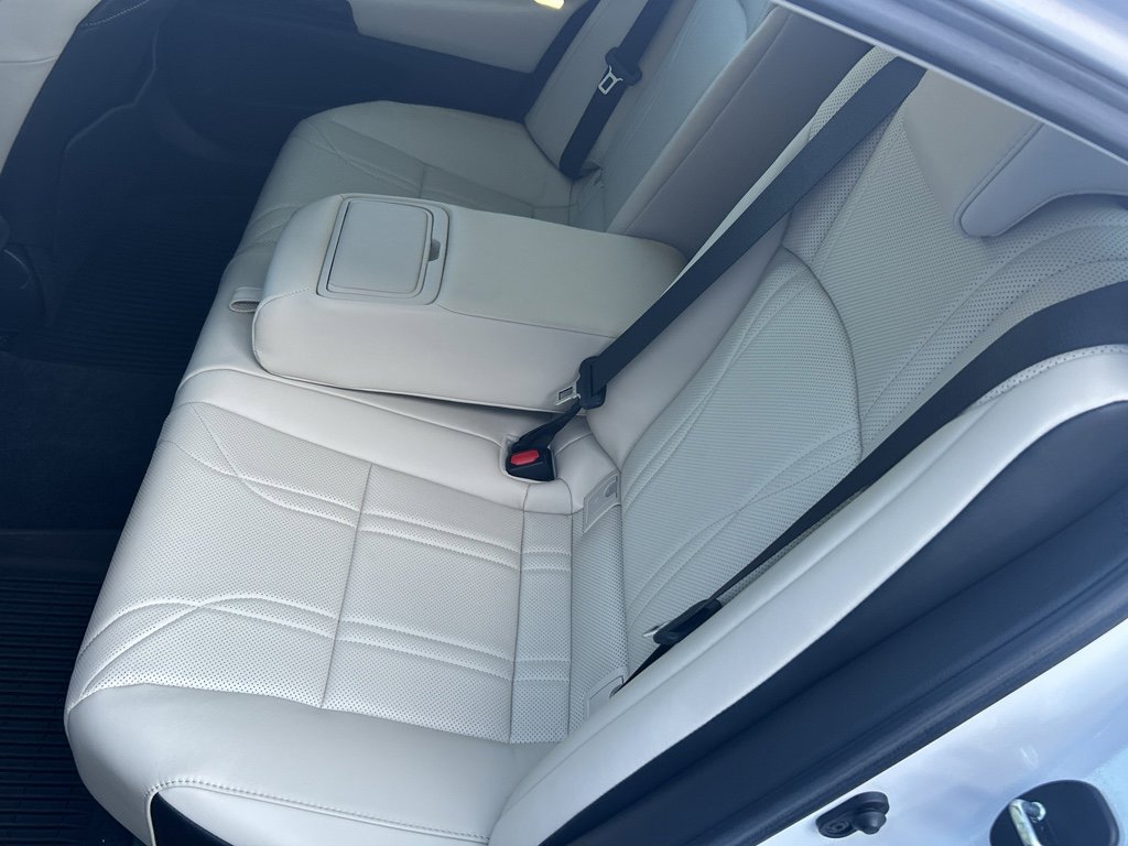 Used 2023 Lexus ES 350 Ultra Luxury image 20