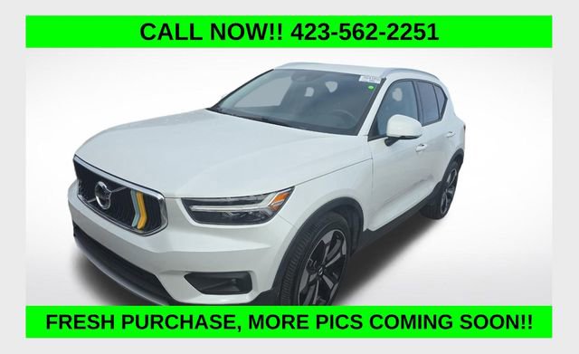 Used 2021 Volvo XC40 T4 Momentum w/ Protection Package Premier image 1