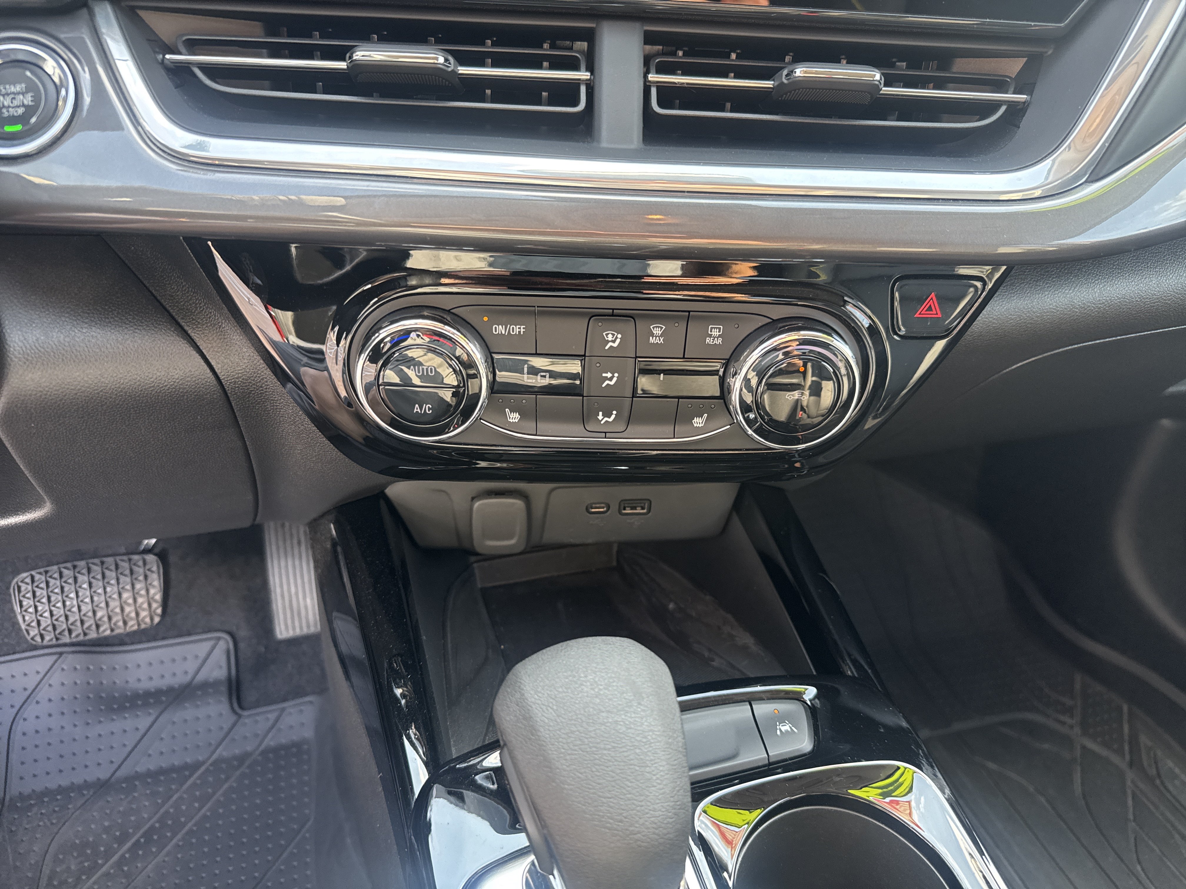 Used 2024 Chevrolet Trax ACTIV w/ Sunroof Package FWD image 25