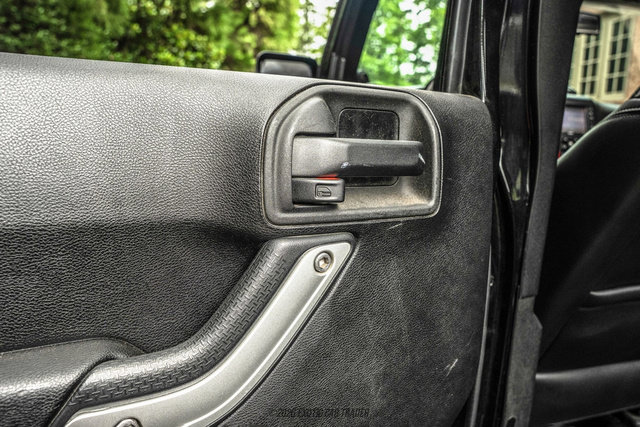 Used 2014 Jeep Wrangler Unlimited Rubicon AWD/4WD image 29