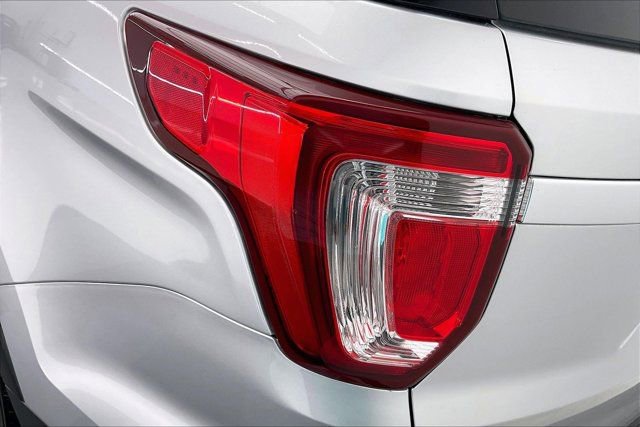 Used 2018 Ford Explorer FWD image 29