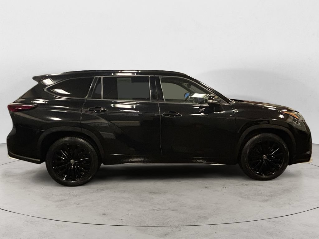 Used 2025 Toyota Highlander XSE AWD/4WD image 6