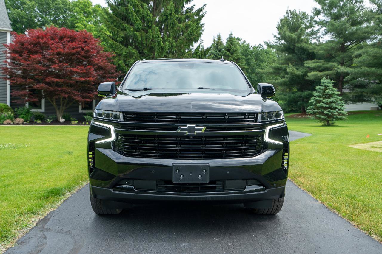 Used 2023 Chevrolet Suburban RST w/ Luxury Package AWD/4WD image 8