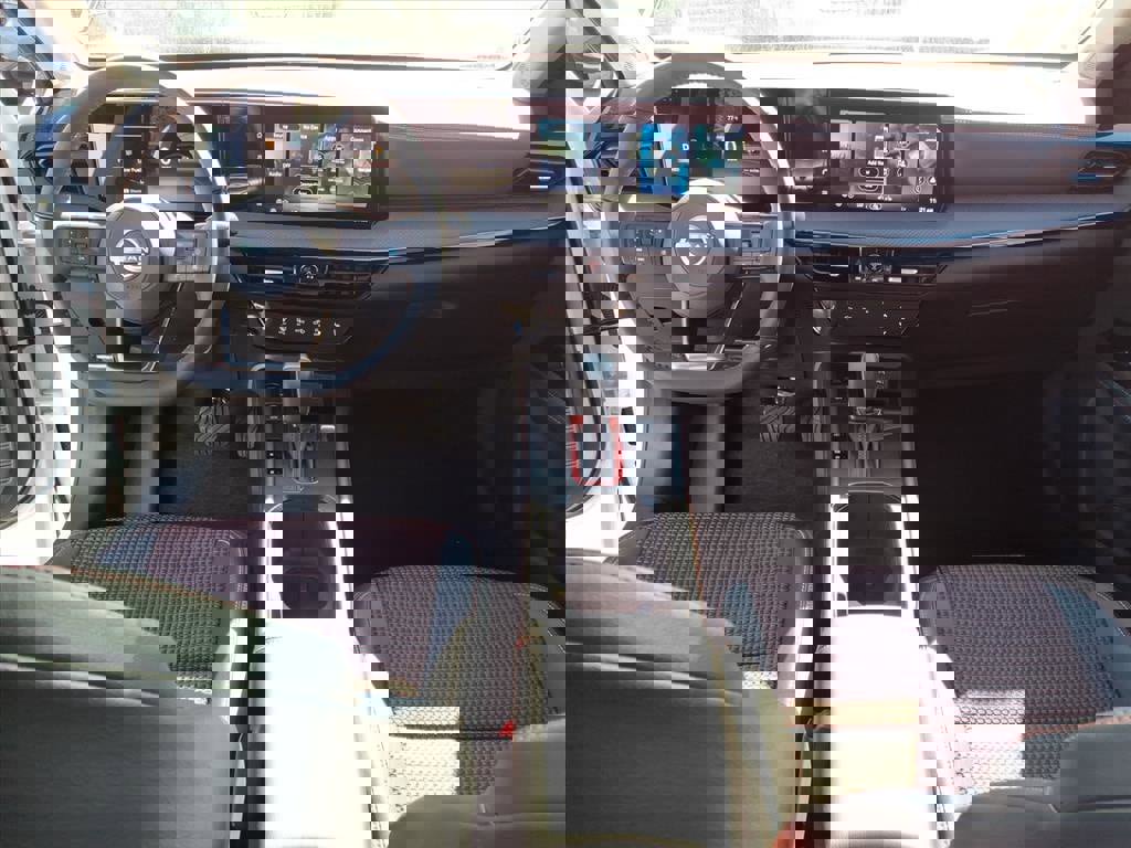 New 2026 Nissan Kicks SR w/ Cold Weather Package image 6