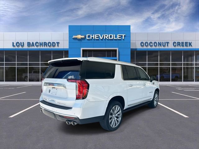 Used 2022 GMC Yukon XL Denali w/ Advanced Technology Package AWD/4WD image 8