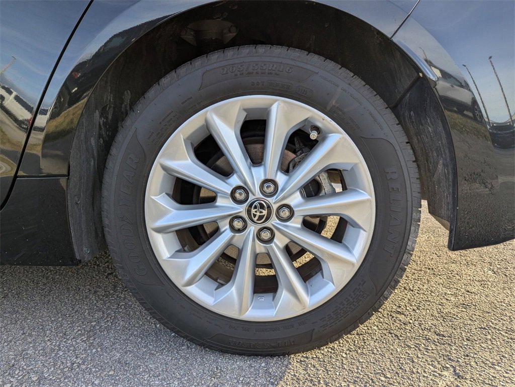 Used 2022 Toyota Corolla LE image 15