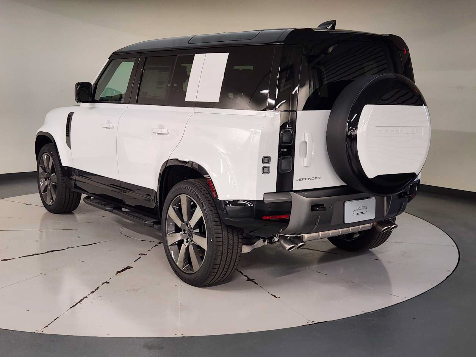 New 2026 Land Rover Defender 110 V8 AWD/4WD image 9