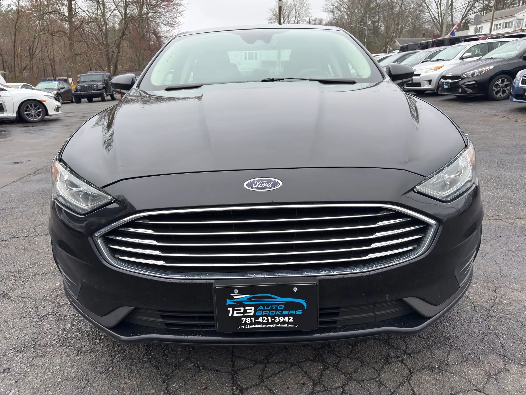 Used 2019 Ford Fusion SE AWD/4WD image 2