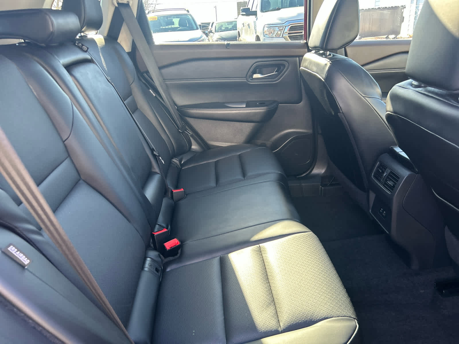 Used 2023 Nissan Rogue SV w/ SV Premium B Package image 26