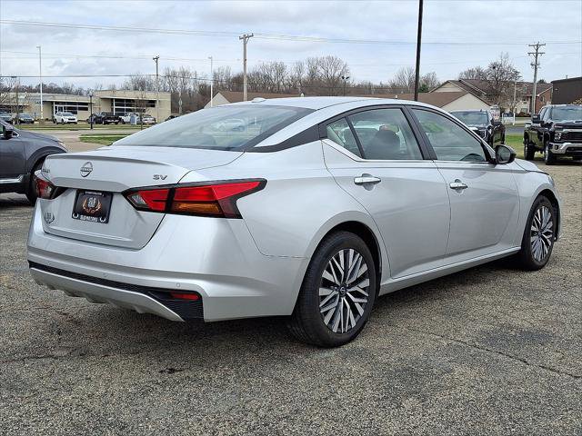 Used 2024 Nissan Altima 2.5 SV FWD image 24