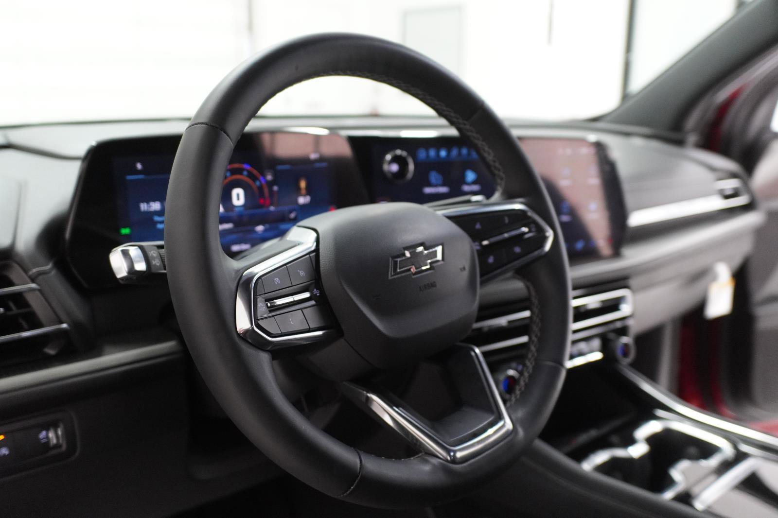 Used 2024 Chevrolet Traverse LT w/ Midnight/Sport Edition image 19