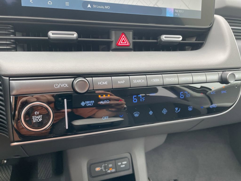 New 2025 Hyundai Ioniq 5 SE image 44