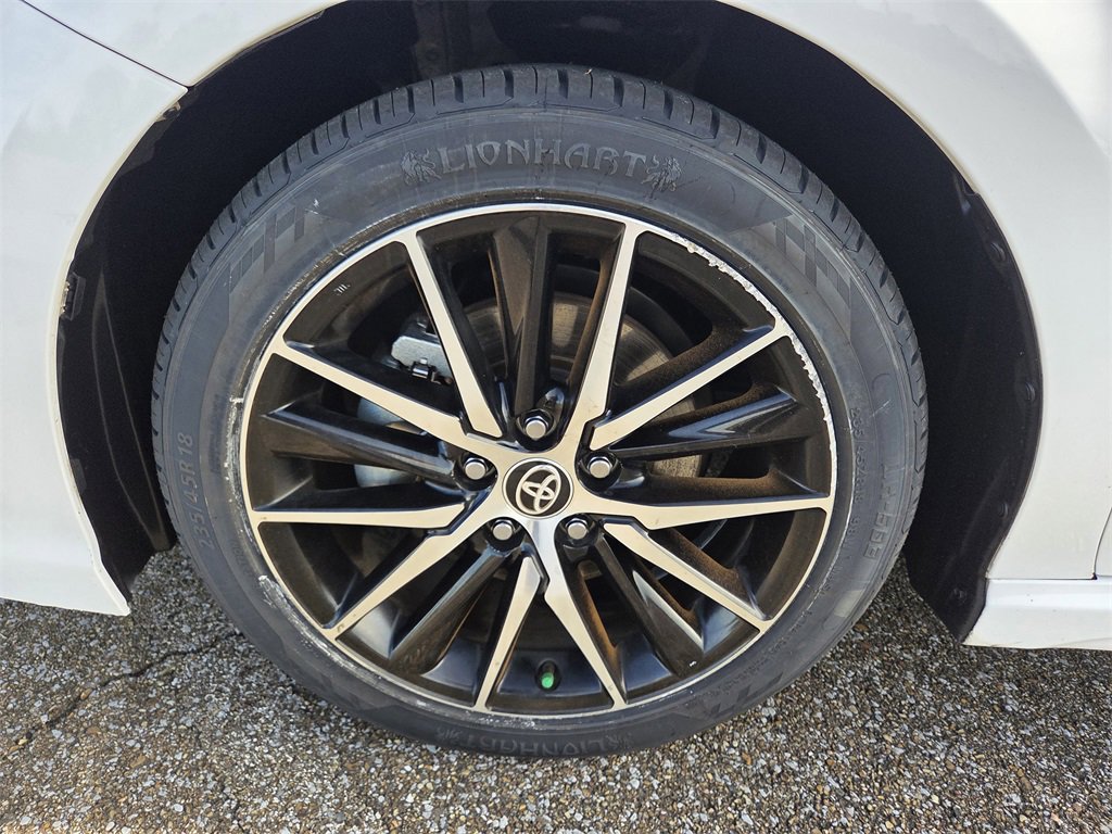 Used 2024 Toyota Camry SE image 25