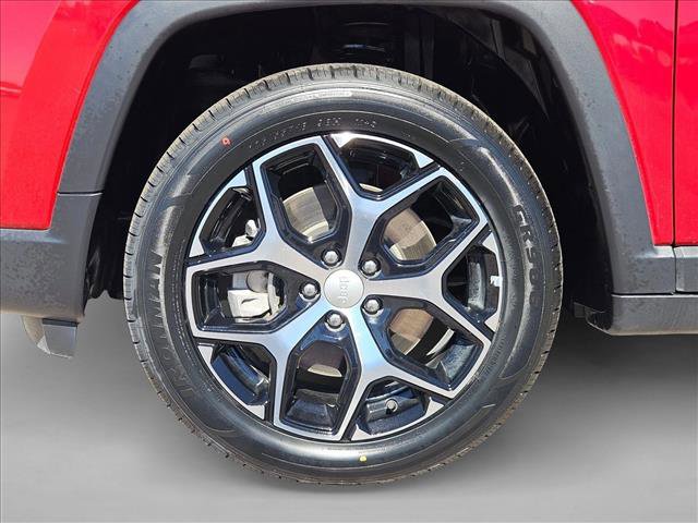 Used 2024 Jeep Compass Limited image 23