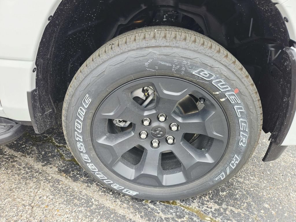 New 2026 RAM 1500 Express AWD/4WD image 11