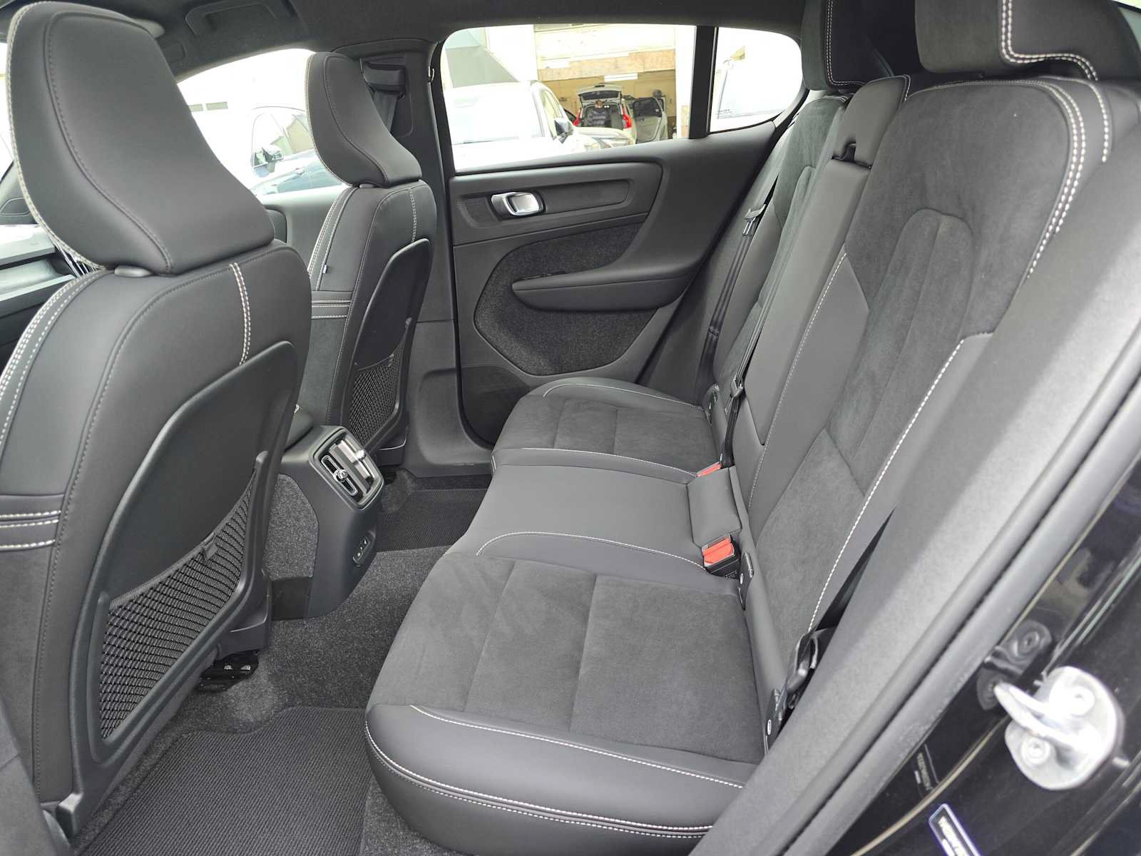 Certified 2023 Volvo C40 P8 Recharge Ultimate w/ Protection Package Premier AWD/4WD image 16