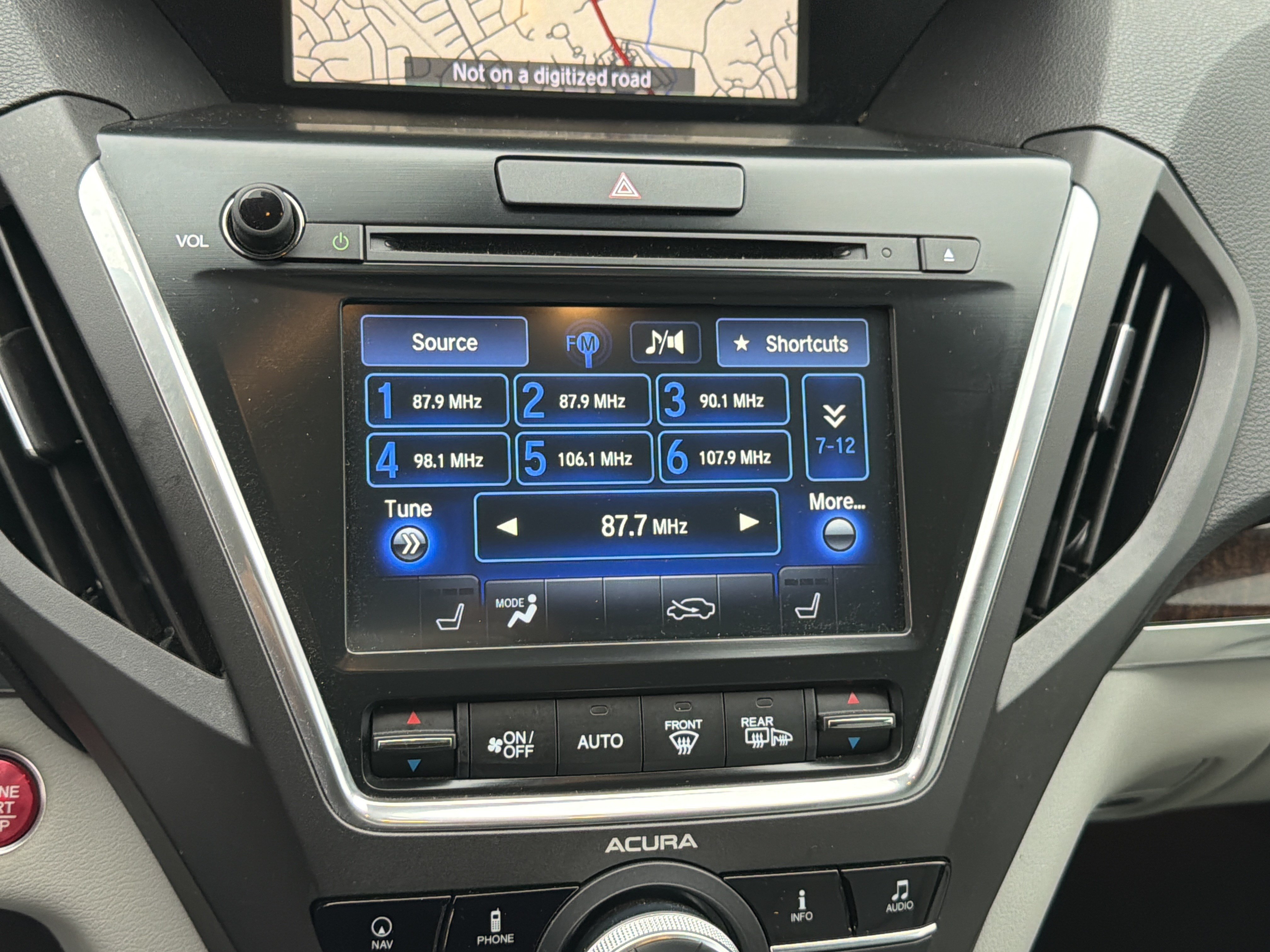 Certified 2017 Acura MDX SH-AWD w/ Technology Package image 23