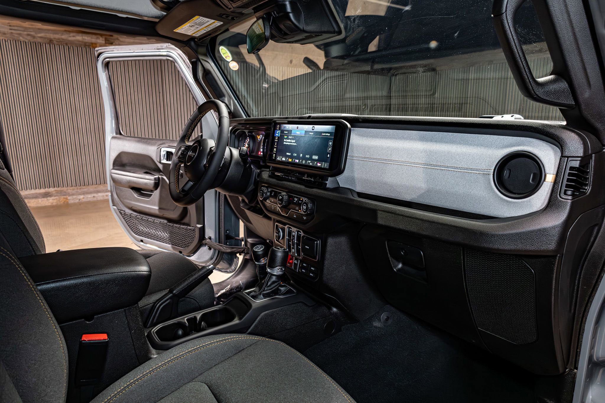 Used 2024 Jeep Wrangler Willys image 14