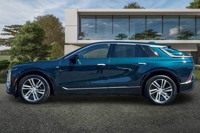 Certified 2024 Cadillac Lyriq Luxury RWD image 7