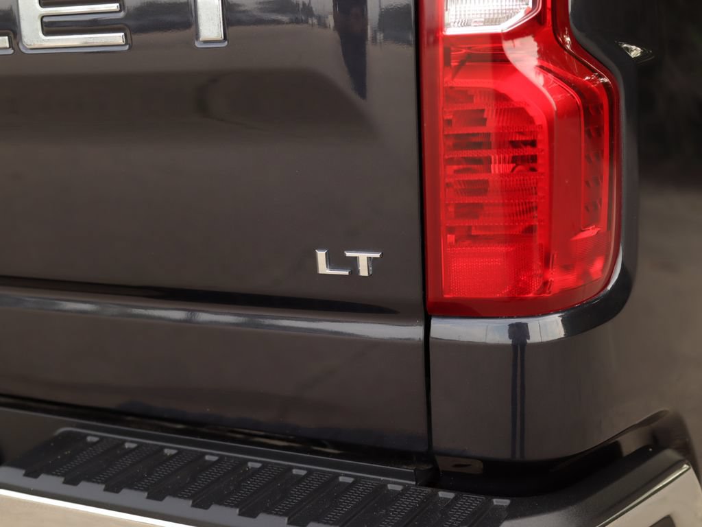 Used 2023 Chevrolet Silverado 1500 LT AWD/4WD image 34