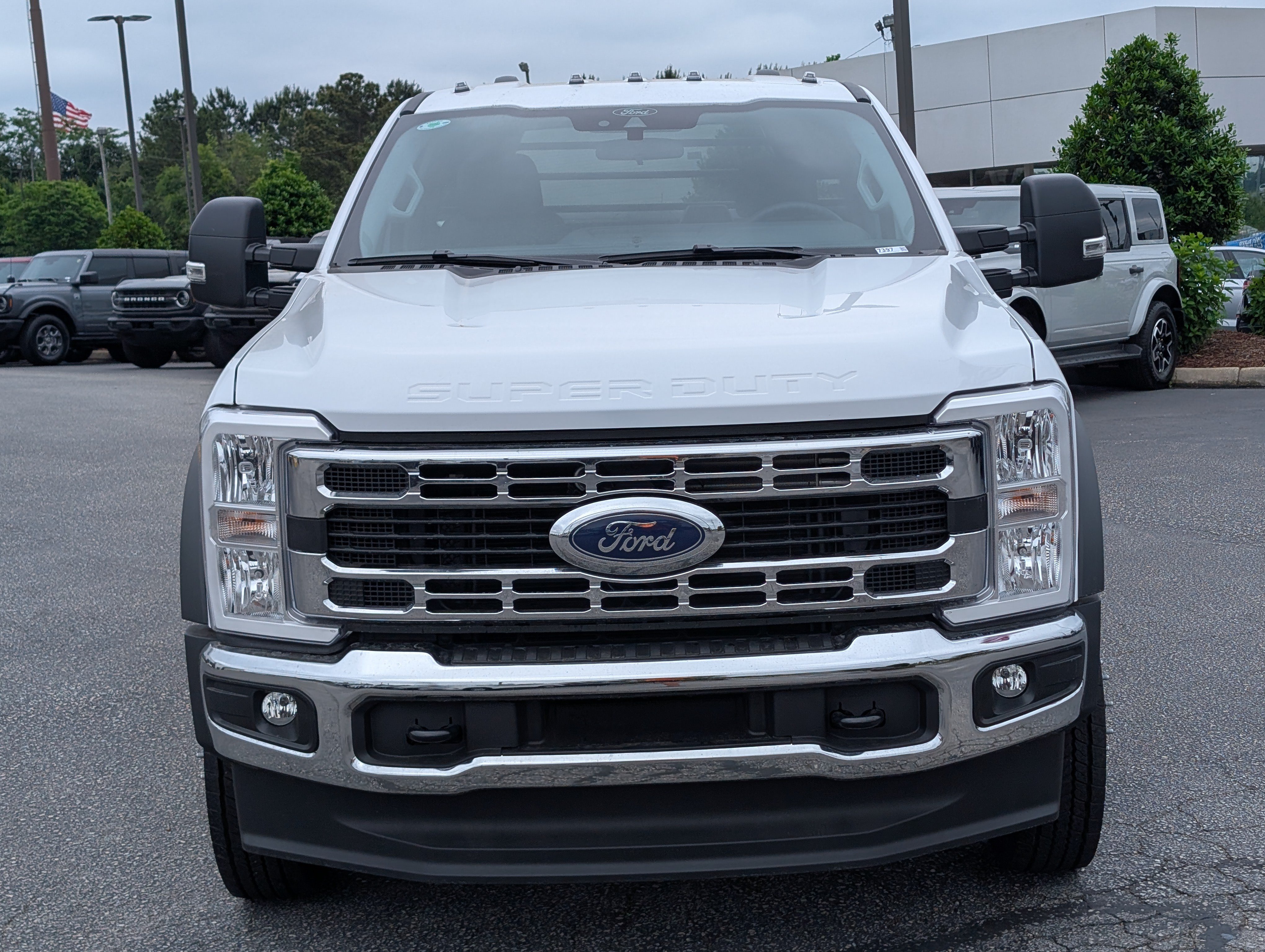 New 2026 Ford F450 XLT w/ Ambulance Prep Package RWD image 3
