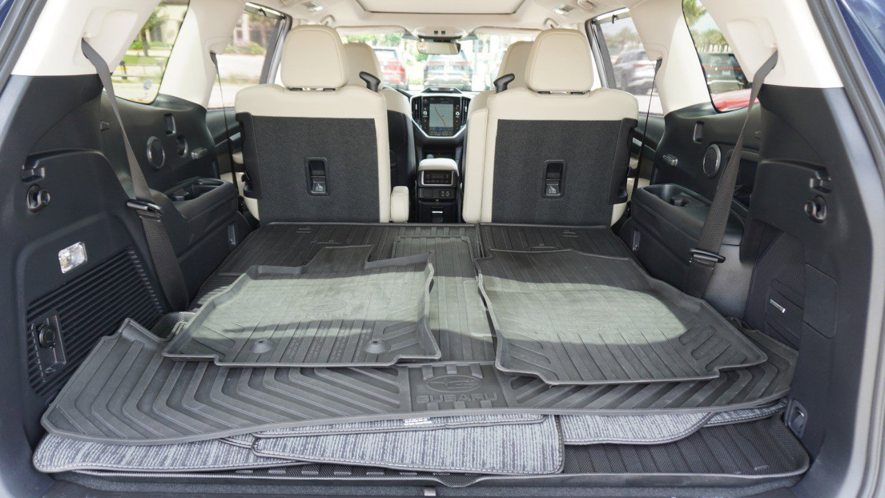 Used 2023 Subaru Ascent Limited w/ Technology Package AWD/4WD image 39