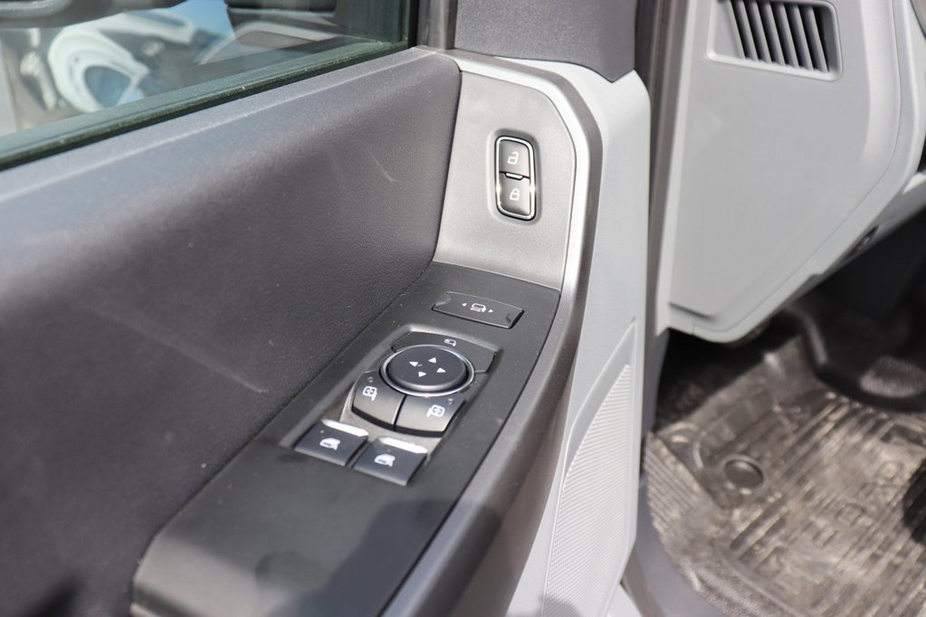 New 2026 Ford F350 4x4 Regular Cab DRW Super Duty image 21
