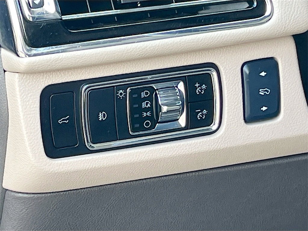 Used 2024 Lincoln Navigator Reserve image 10