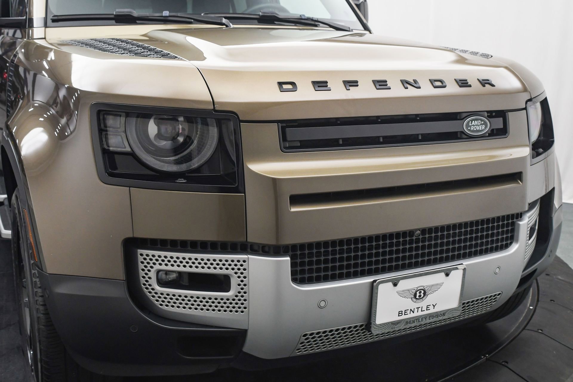 Used 2024 Land Rover Defender 110 S image 22