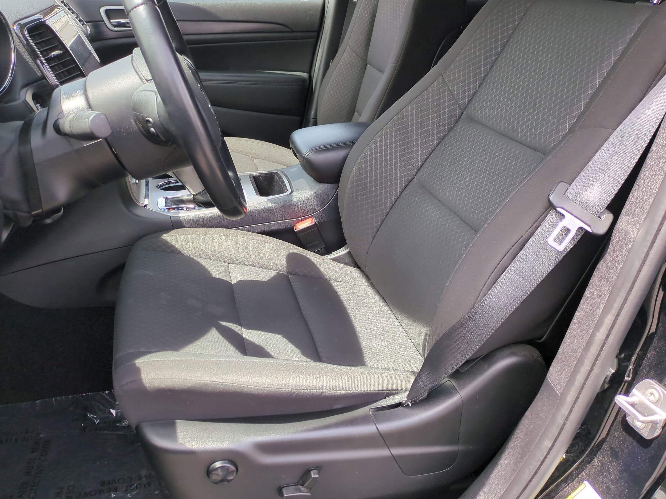 Used 2022 Jeep Grand Cherokee Laredo E image 16