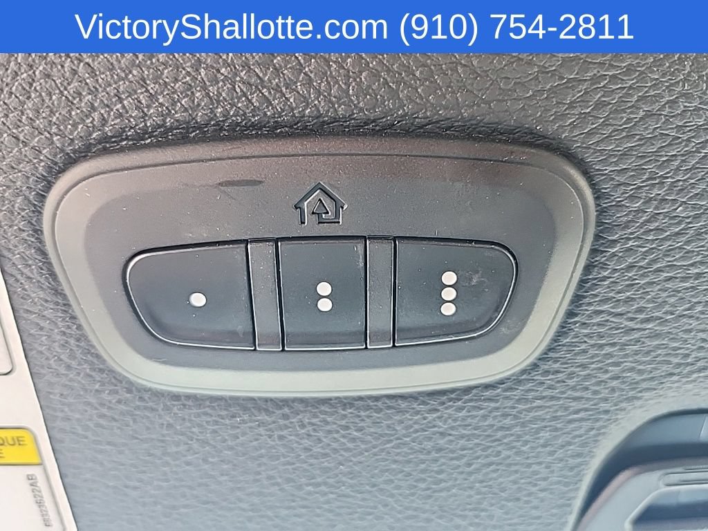 Used 2018 Jeep Wrangler Unlimited Sahara AWD/4WD image 39