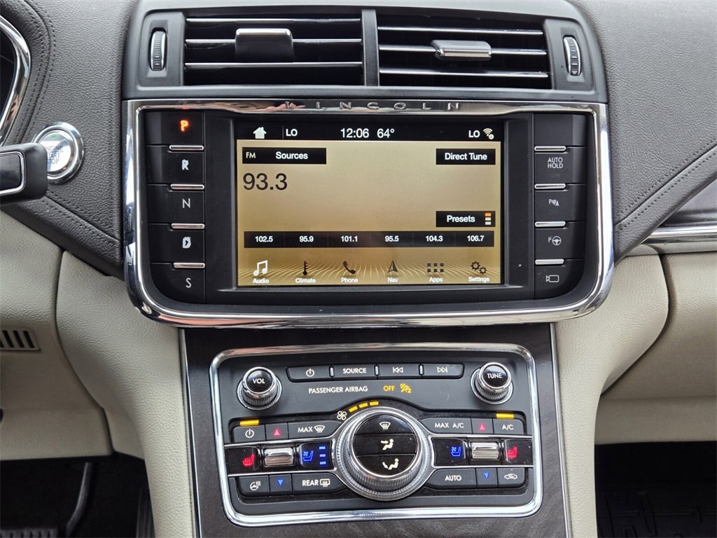 Used 2019 Lincoln Continental Reserve image 28