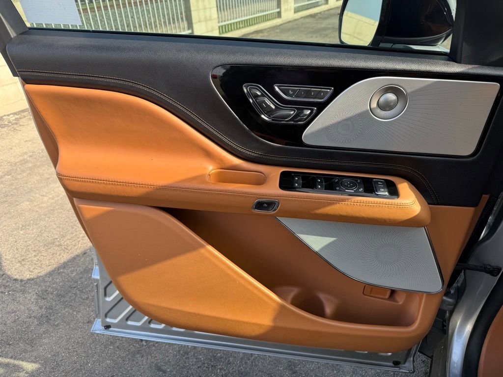 Used 2023 Lincoln Aviator Black Label image 19