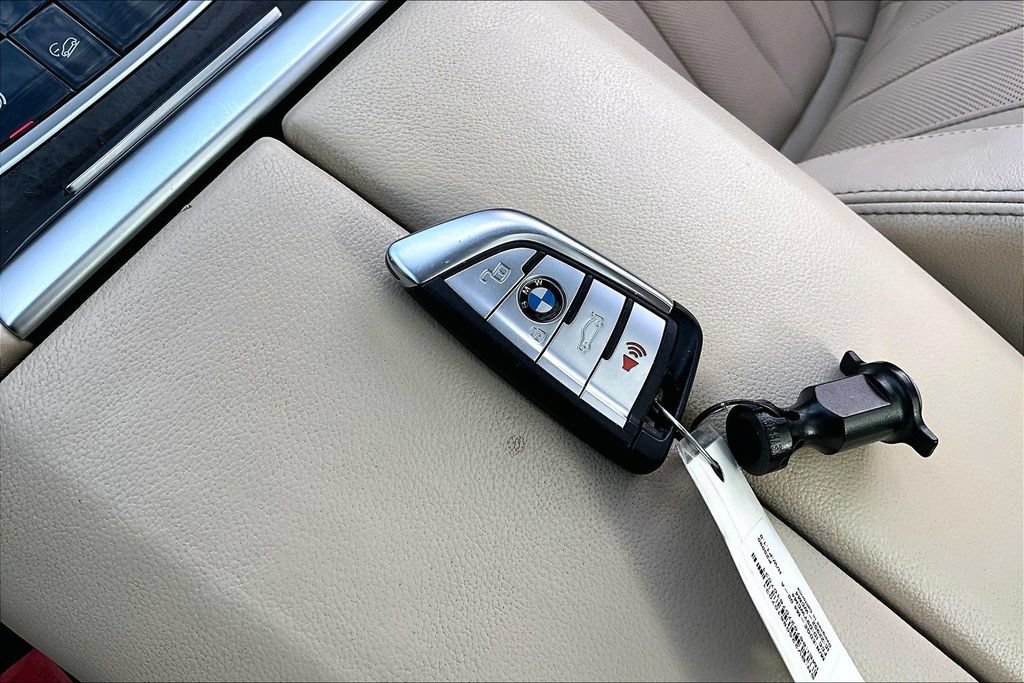 Used 2021 BMW X5 M50i AWD/4WD image 14
