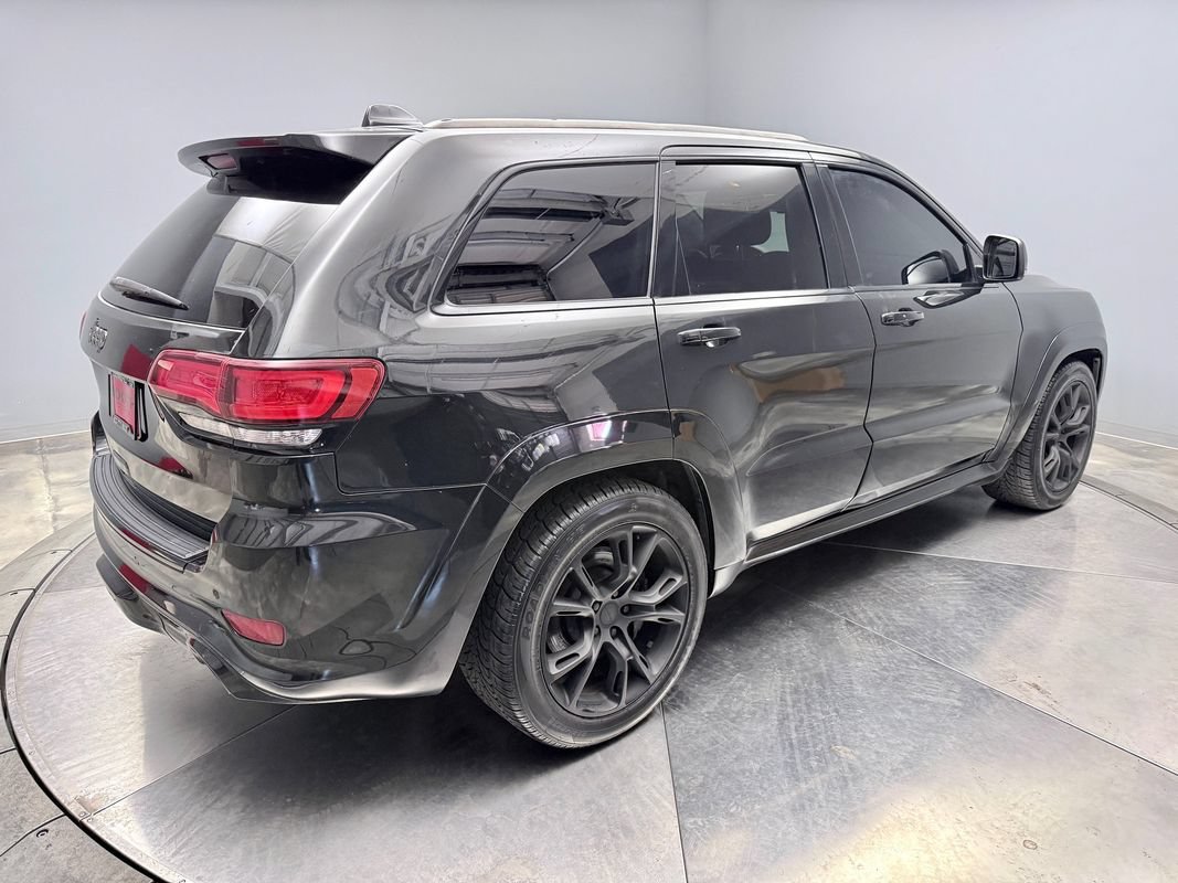 Used 2016 Jeep Grand Cherokee SRT AWD/4WD image 5