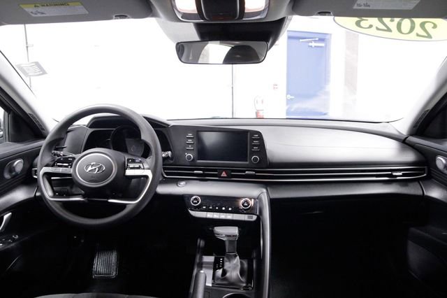 Used 2023 Hyundai Elantra SEL image 17