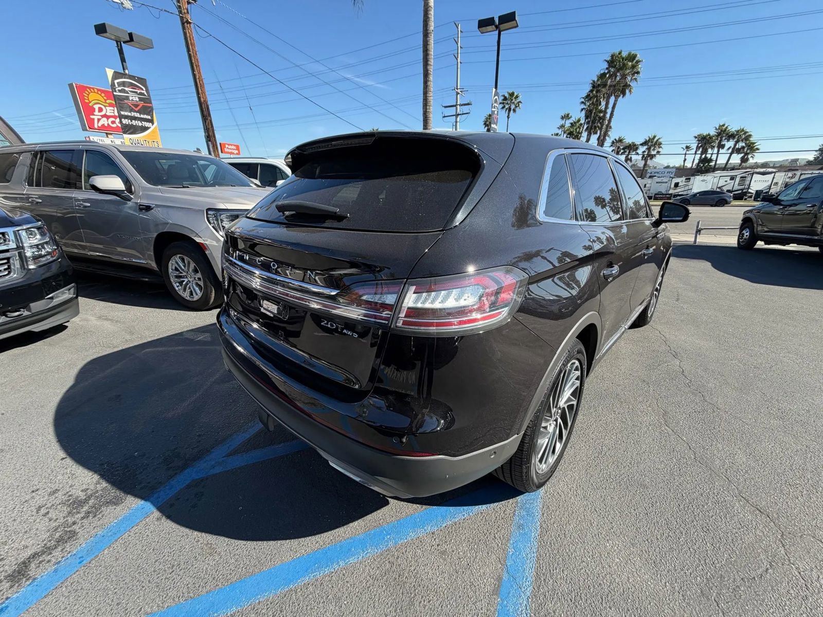 Used 2020 Lincoln Nautilus Reserve w/ Equipment Group 201A image 8