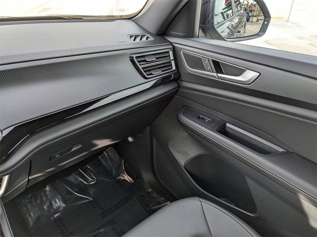 New 2026 Volkswagen Atlas Cross Sport SEL R-Line image 17