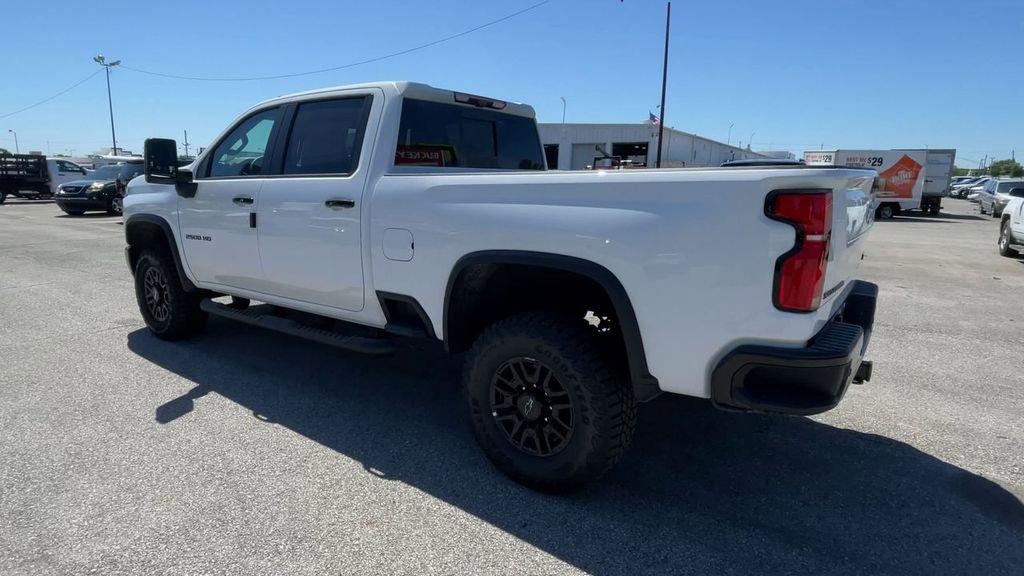 New 2026 Chevrolet Silverado 2500 ZR2 w/ LPO, Dark Essentials Package AWD/4WD image 8